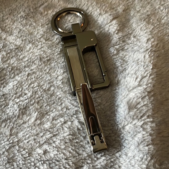 Guess keychain - Picture 3 of 4